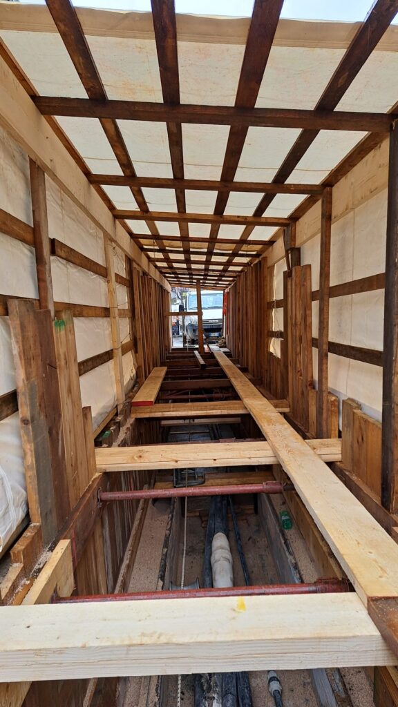 Attività di Allestimento buca di giunzione cavi AT