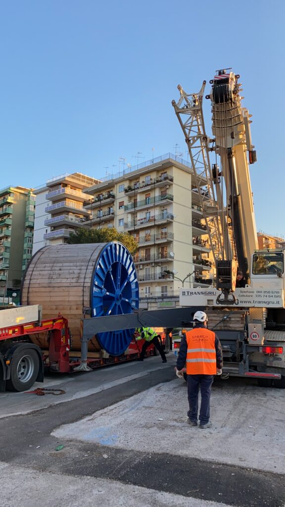 Attività di Movimentazione e posizionamento bobine cavo AT