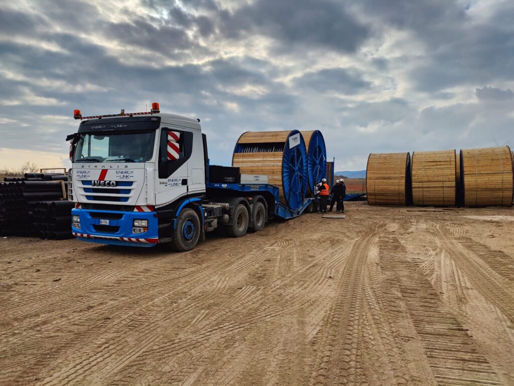 Attività di Carico e movimentazione bobine cavo AT