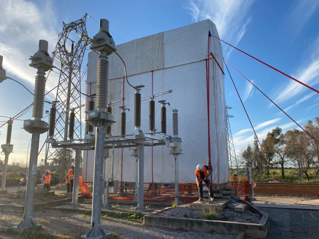 Ponteggio di servizio per giunzione terminali cavo