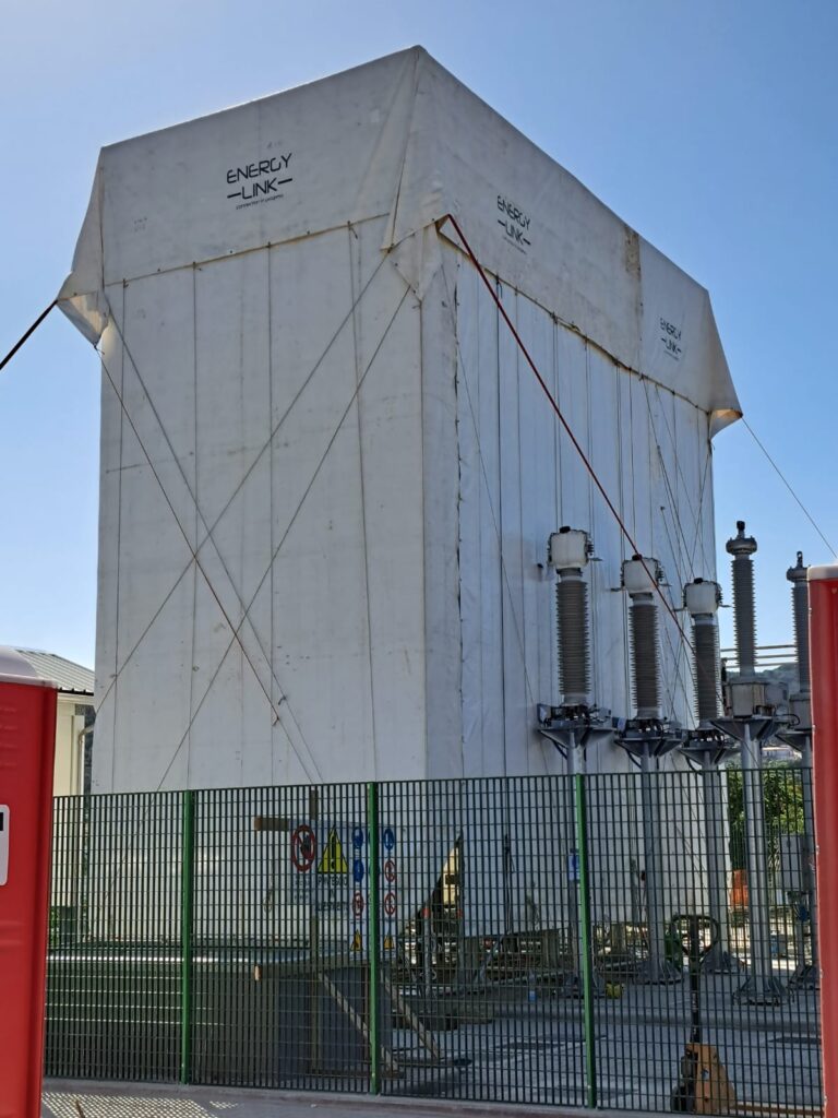 Ponteggio di servizio per giunzione terminali cavo