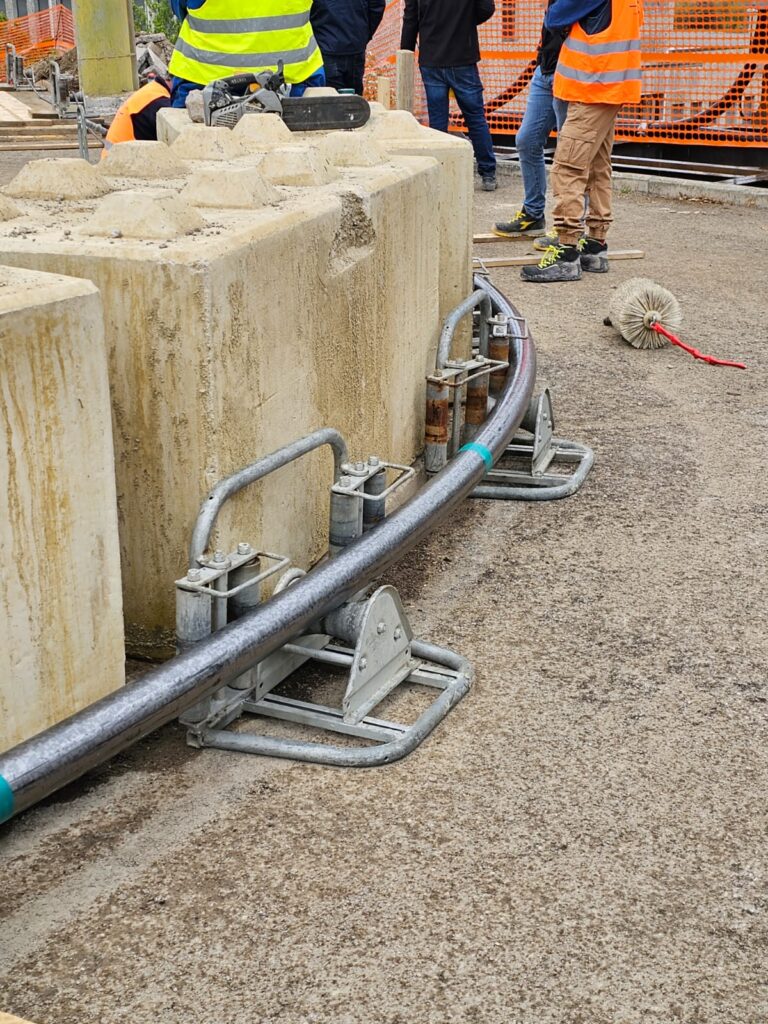 Attività di posa Cavi AT - Particolare rulli ad angolo