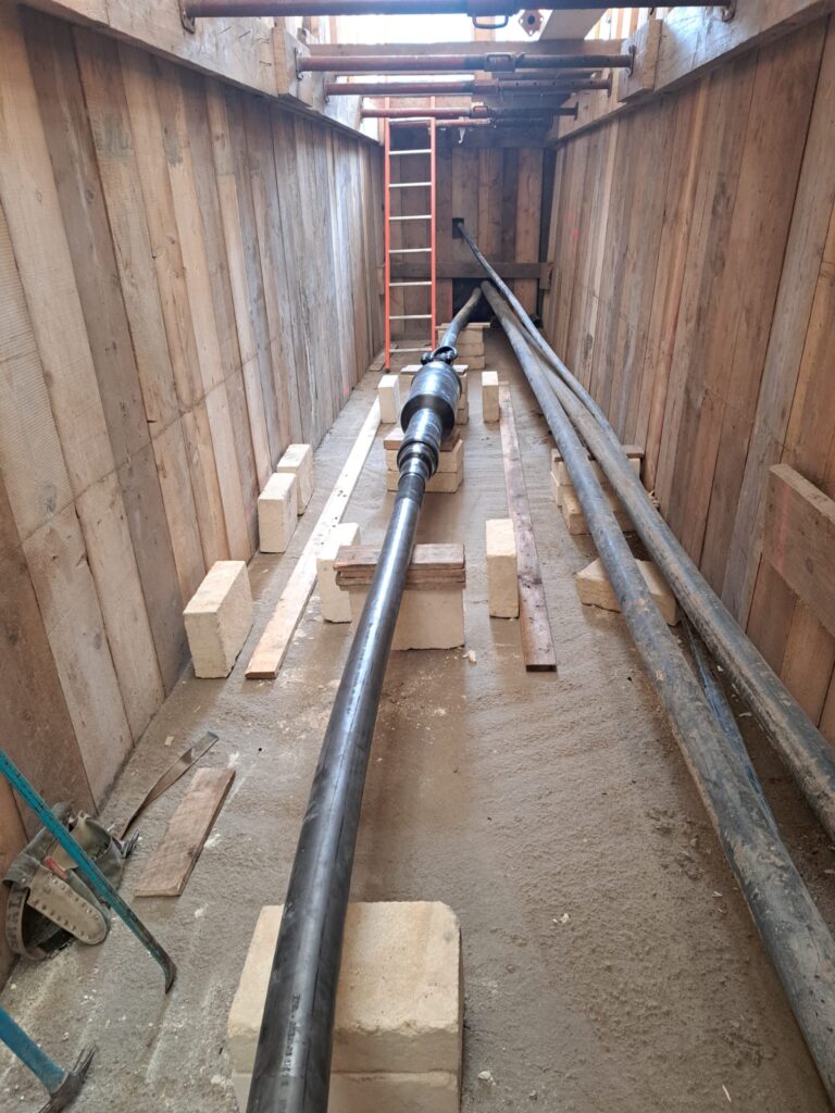 Attività di posa blocchetti di protezione giunti AT