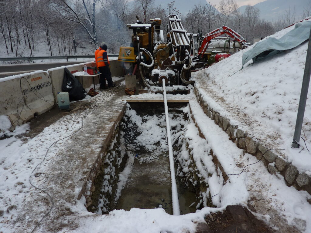 Erdbau Merano - Linea 220 kV Trivellazione teleguidata Sotto L'Adige